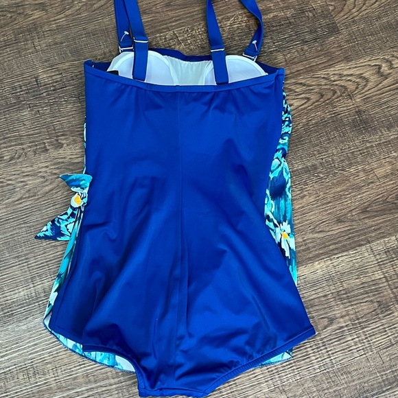 Maxine Women's Ikat Border Bandeau One Piece Swimsuit Size 8 New! - Picture 5 of 14